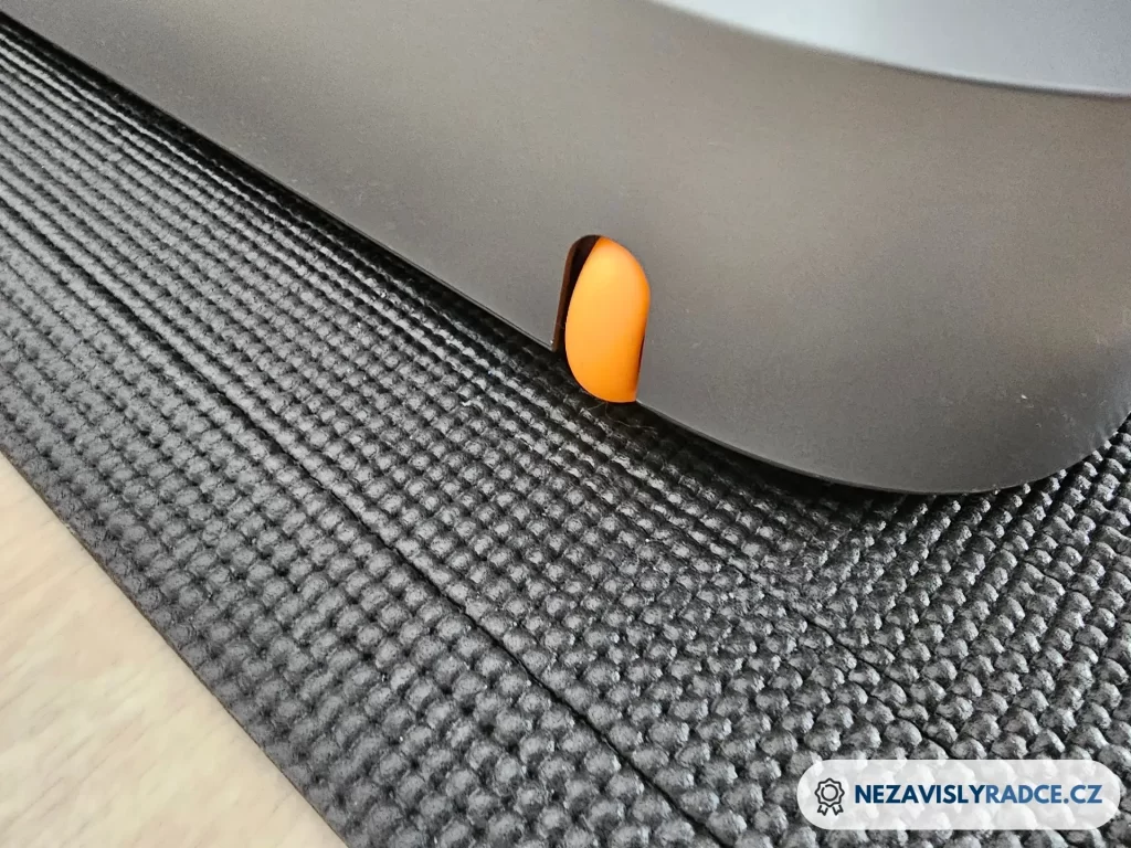 WalkingPad R2 recenze transportní kolečko