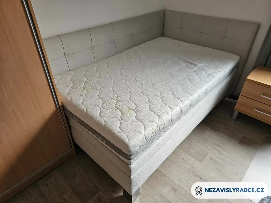 BezvaPostele rohová čalouněná postel Valia recenze